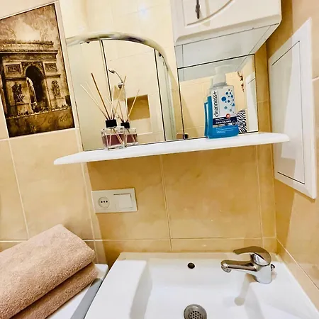 городоцька 60, недалеко від жд вокзалу, центр *