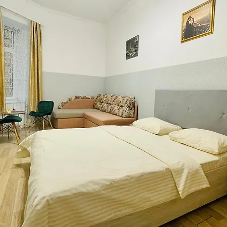 городоцька 60, недалеко від жд вокзалу, центр * Lviv