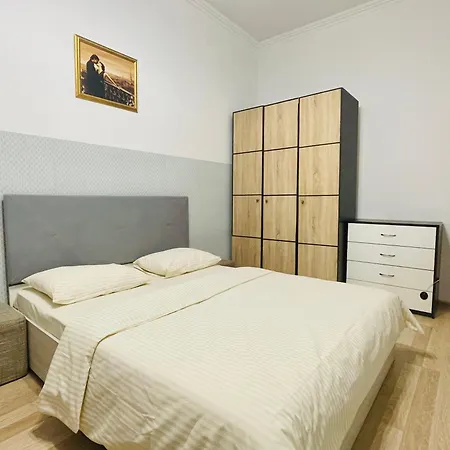 городоцька 60, недалеко від жд вокзалу, центр Lvov