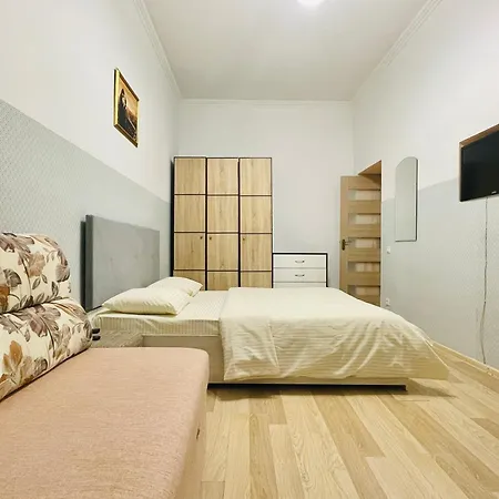 городоцька 60, недалеко від жд вокзалу, центр Apartmán *