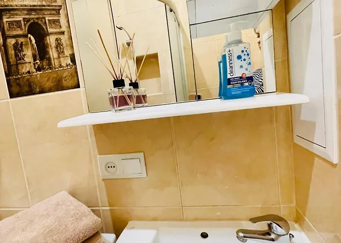 городоцька 60, недалеко від жд вокзалу, центр *